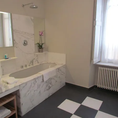 Al Porticciolo Di Sant'agostino Frühstückspension Como